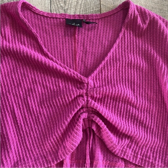 Urban Outfitters Ruched Long-Sleeve Bow Tie Pink Crop Top size Medium - Picture 4 of 7